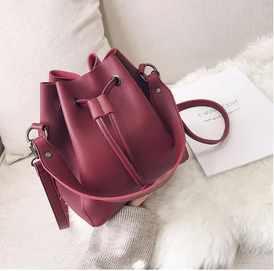 Sac bandoulière laceau violet